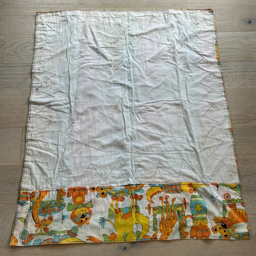 Vintage Handmade Circus Animal Baby Quilt Lion Giraffe Retro Nursery 42x36